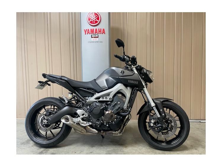 YAMAHA MT-09